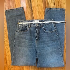 Zara jeans size 6. With zipper